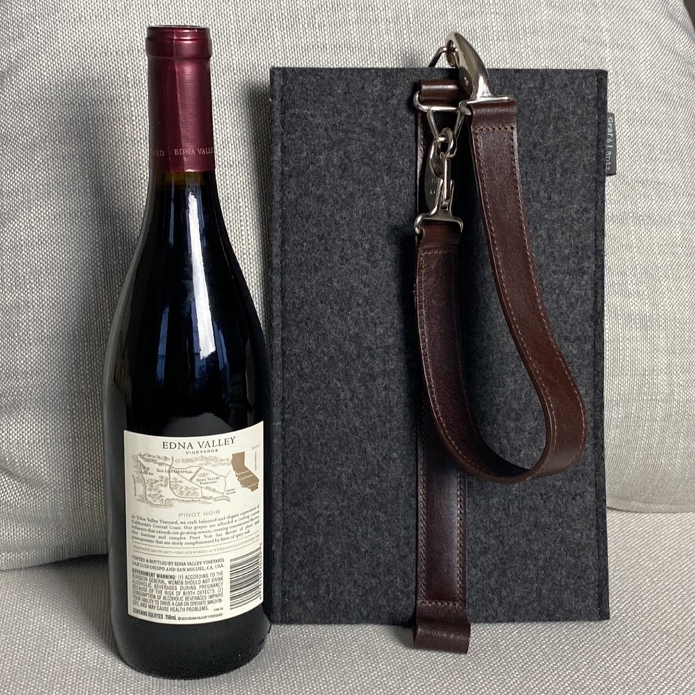 Wine Lover Fancy Gift Graf and Lantz Wine Bottle Holder & Carrier